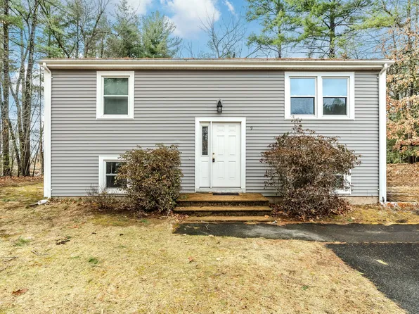 9 Edgehill Pl, Amherst, MA 01002