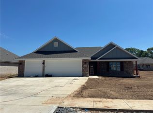 84 N Adler Ave, Farmington, AR 72730