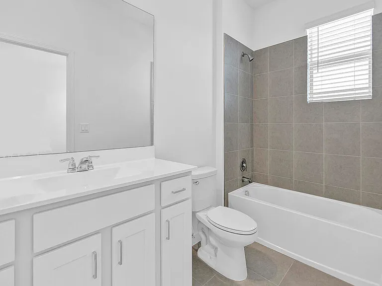 380 SE Crossoak Ln — Photo 13