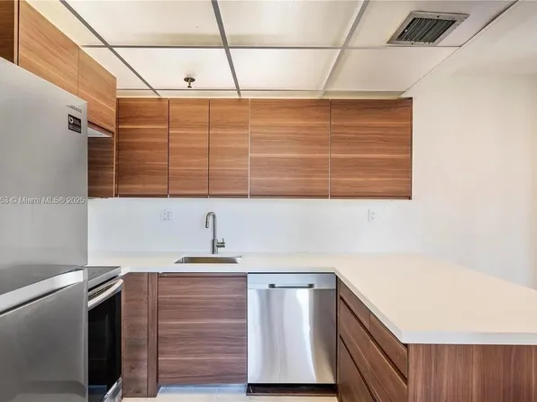 17890 W Dixie Hwy APT 606, North Miami Beach, FL 33160