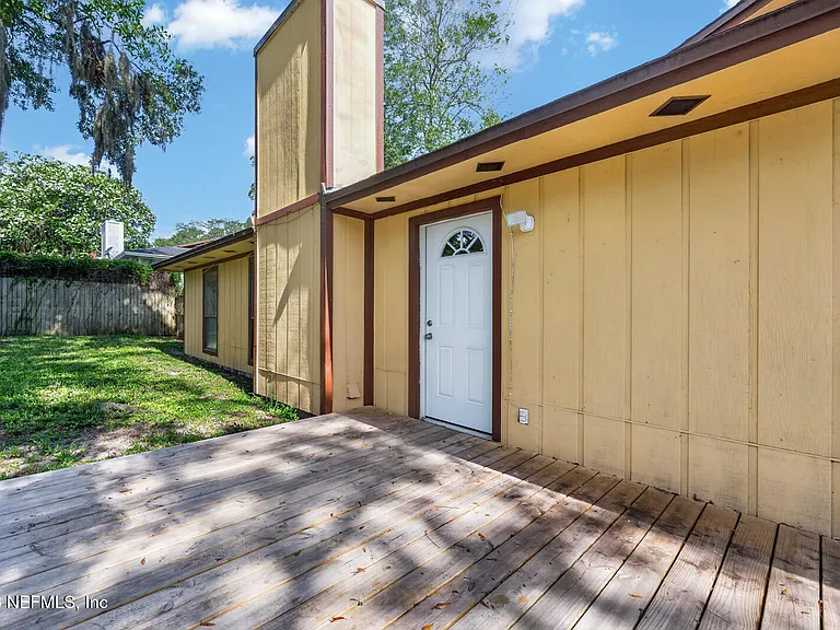 7526 Jasper Ave — Photo 10