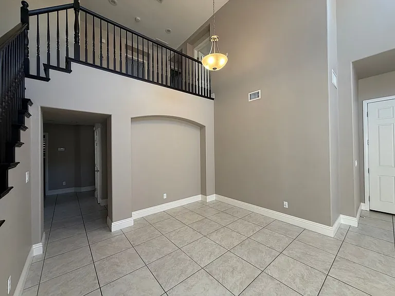 9239 Camden Heights Ct — Photo 5