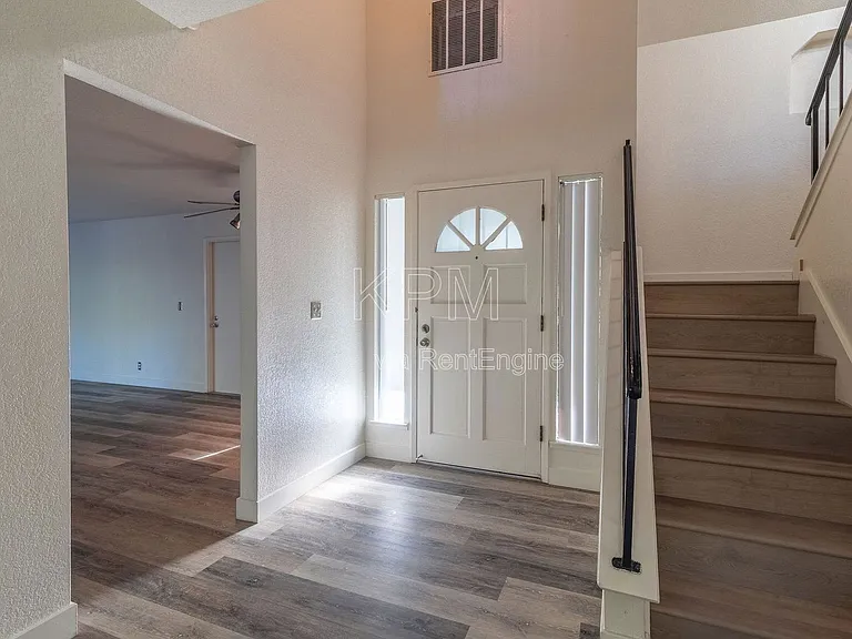 2828 Smoke Tree Cir — Photo 6