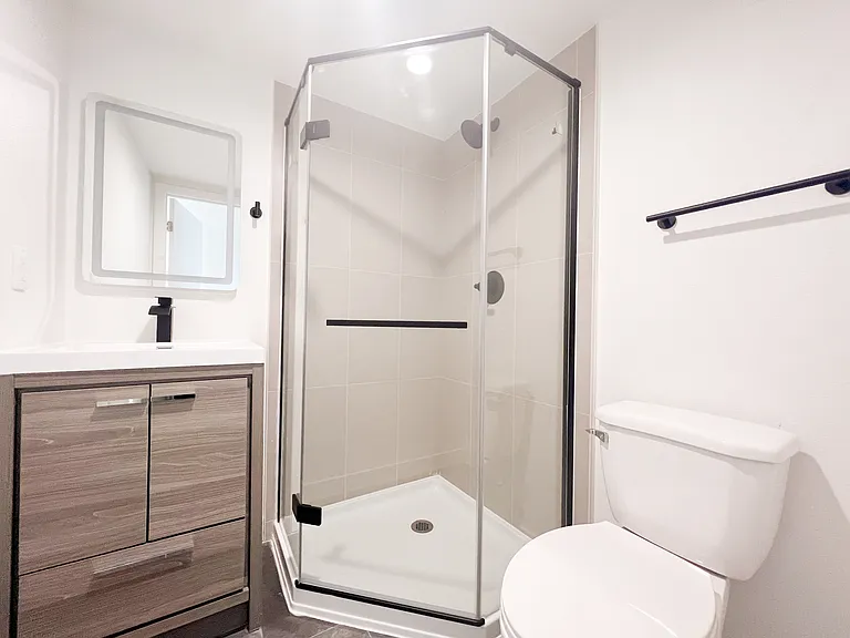 1439 W 37th Dr — Photo 35