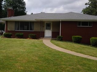 Manchester Dr, Irwin, PA 15642