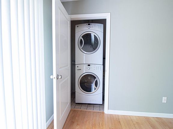 2nd image of 835 Grand Ave NE APT A