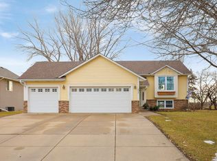 9445 Indian Blvd S, Cottage Grove, MN 55016