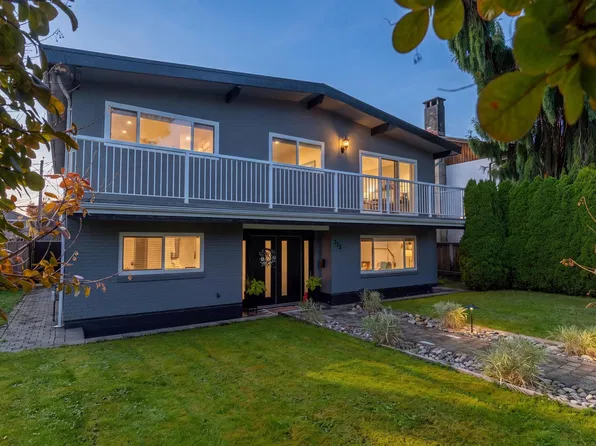 773 E 12th St, North Vancouver, BC V7L 2K8