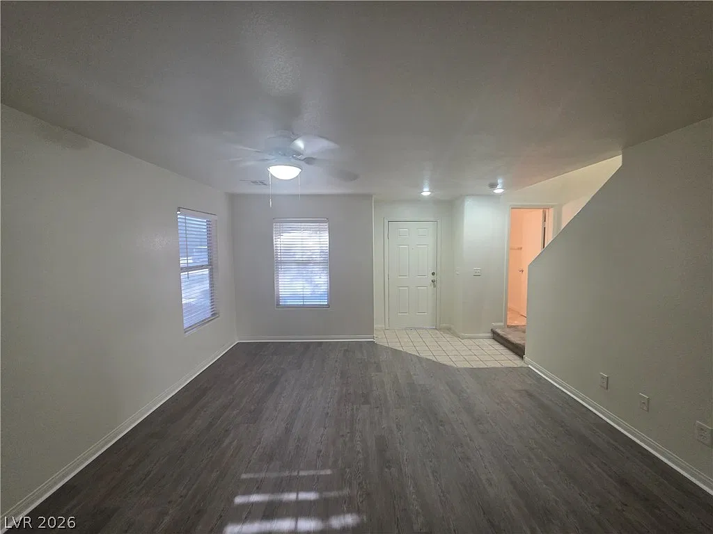 3 bed, 2.5 bath, 1550 sqft, $1,909 — Photo 4