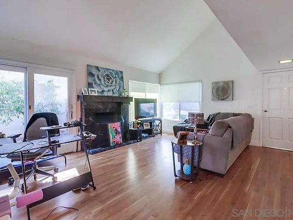 4th image of 10755 Esmeraldas Dr