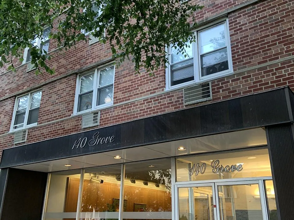 140 Grove St #6J