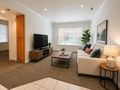 242 N 500 W #104 Photo 1
