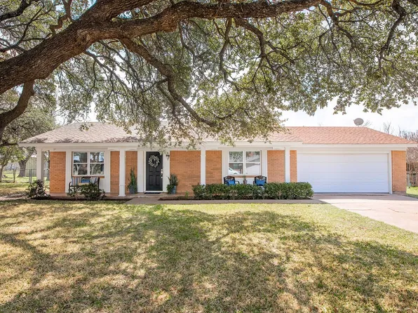 1013 W 12th St, Brady, TX 76825