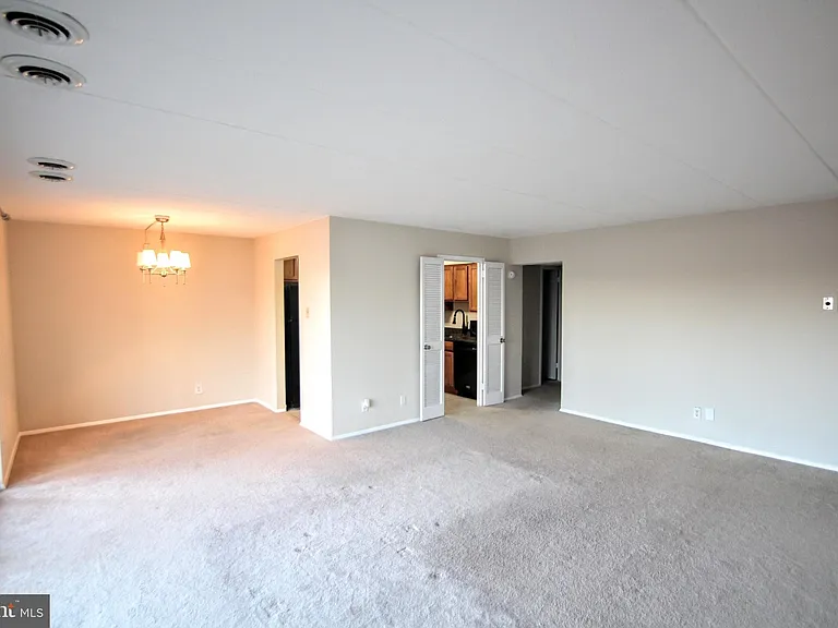 2610 Indian Dr #2B — Photo 12