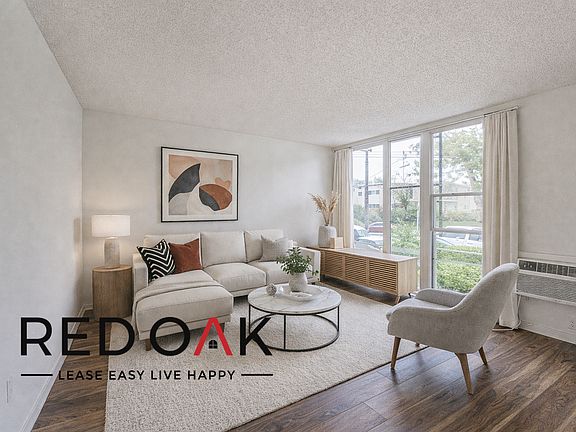 2nd image of 2748 Montrose Ave #5
