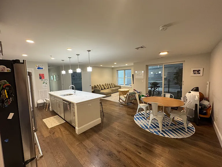 545 E 3rd St #1 — Photo 13