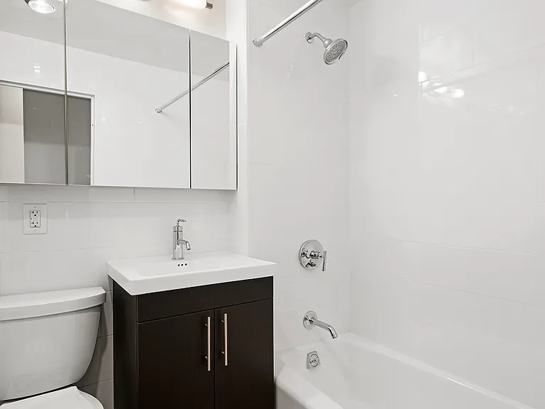 134 E 22nd St #203 — Photo 5