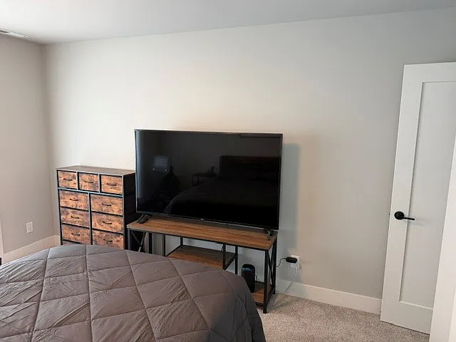 4 bed, 2388 sqft, $900 — Photo 4