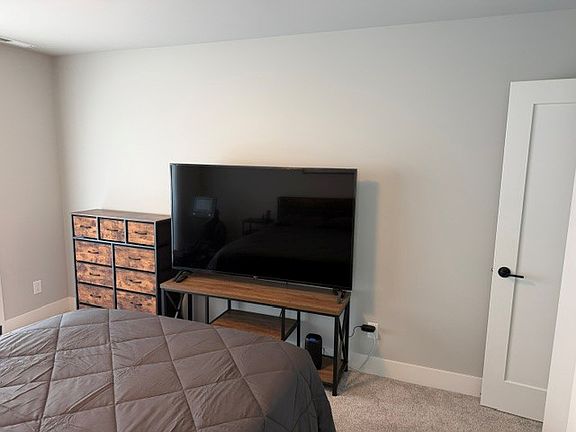 4th image of 2157 Maple St
