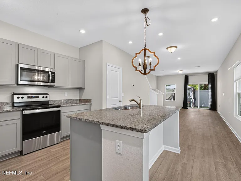 8069 Cheryl Ann Ln — Photo 8