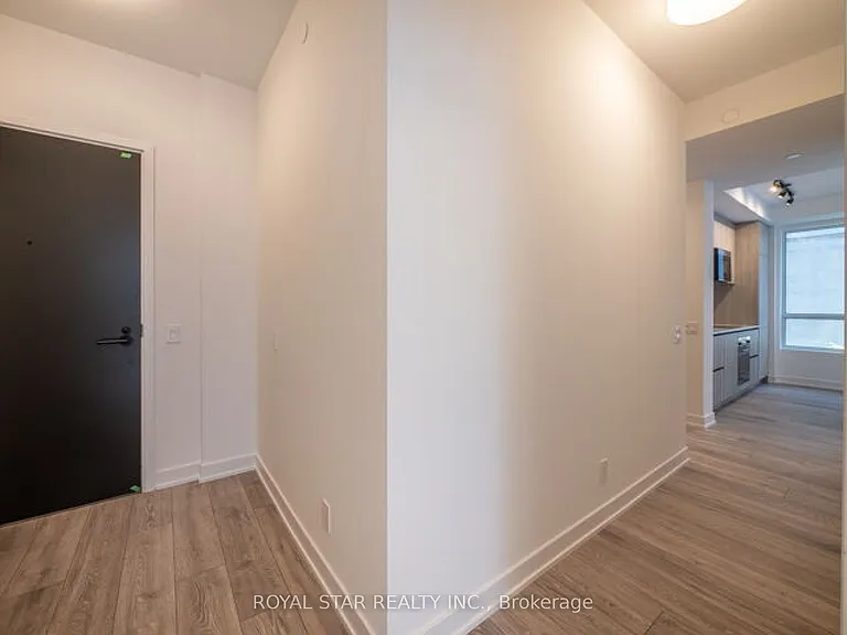 108 Peter St #518 — Photo 4