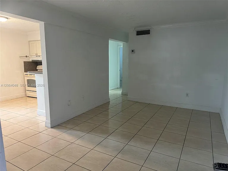 11 SW 32nd Ave #1 — Photo 6