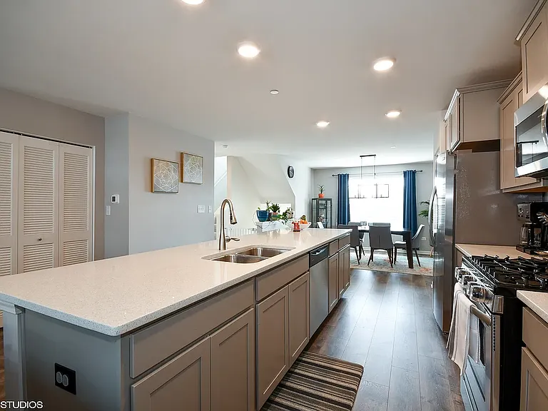 906 Bradford Dr — Photo 5