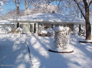345 N Ridgeway Dr, Battle Creek, MI 49015
