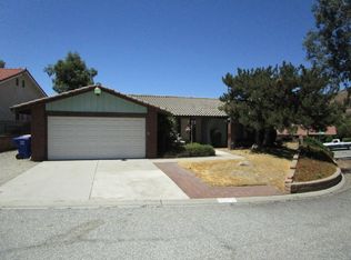 2889 Ridgeview Rd, Highland, CA 92346