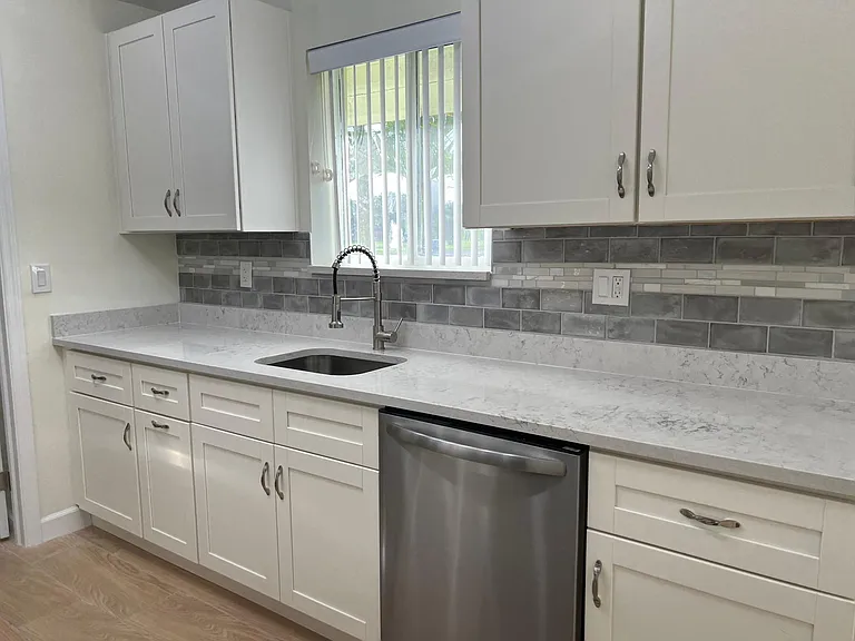 7781 Sheridan St — Photo 17