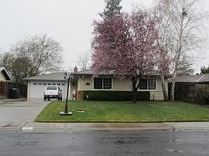 2nd image of 1502 Oak Tree Dr