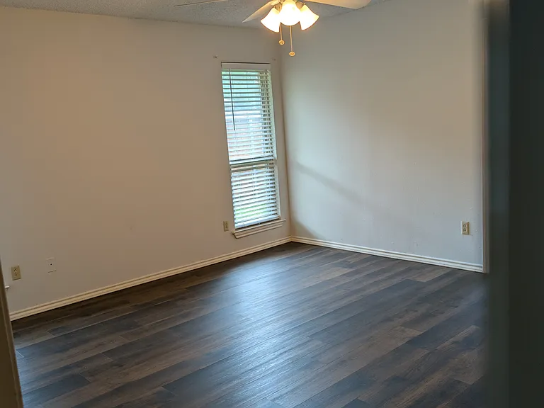 1609 Geneva Ln — Photo 14