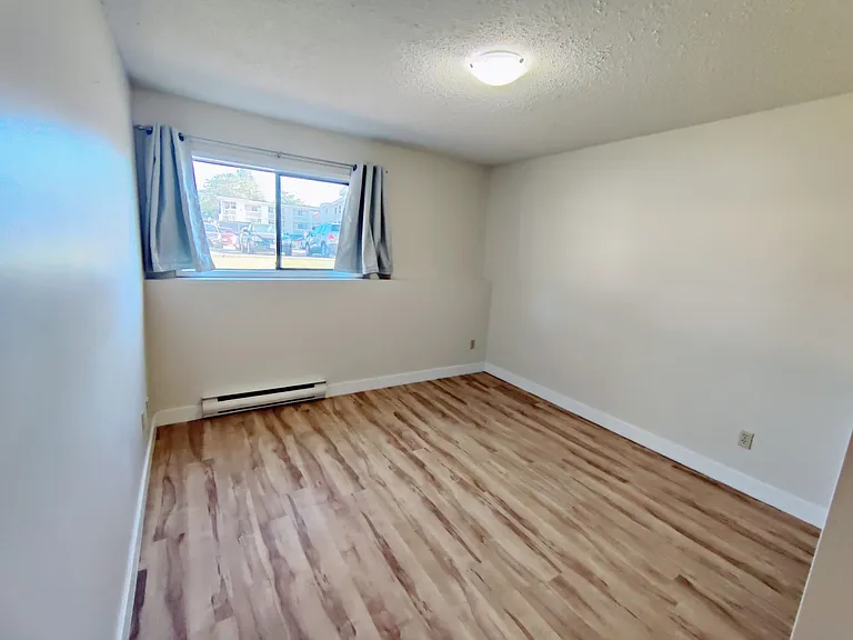 2320 S Main St — Photo 5