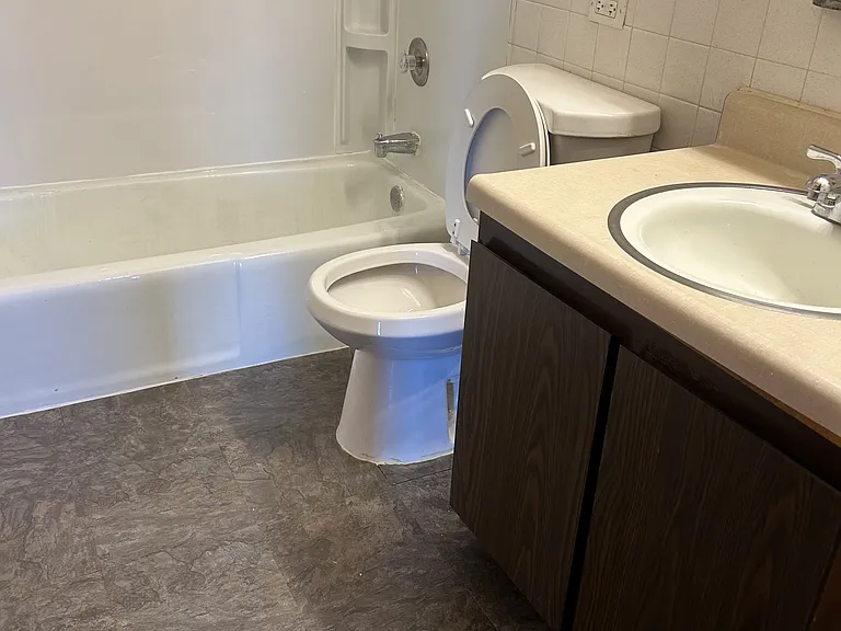 402 Cornell Ave #2B — Photo 5
