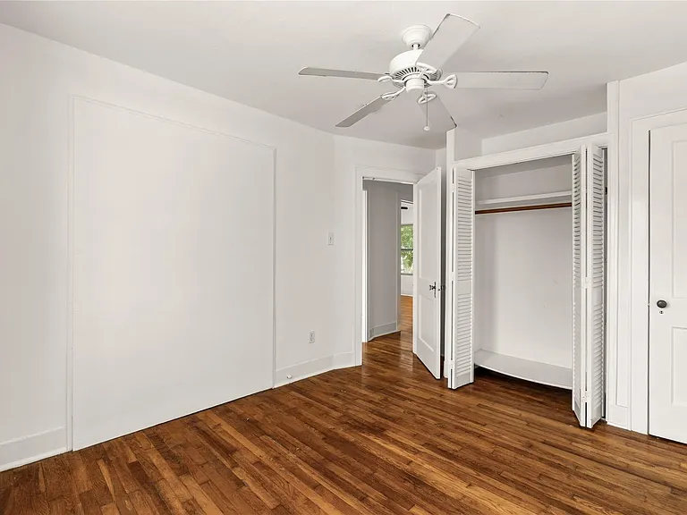 2202 W Main St — Photo 24