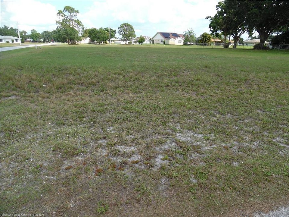 2nd image of 340 Glen Mar Cir