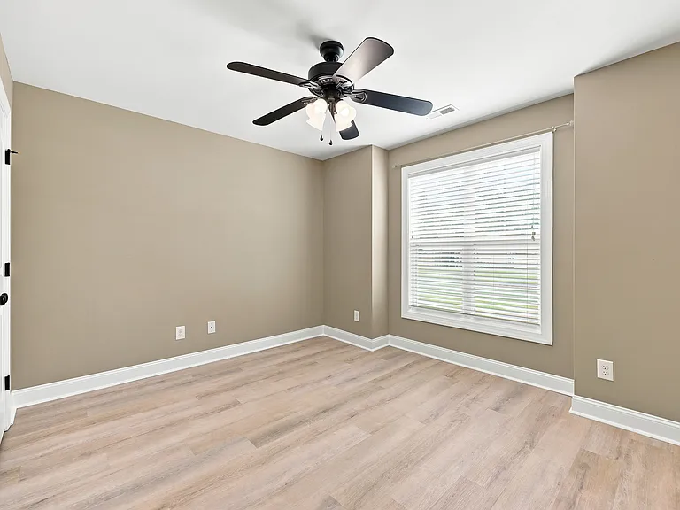 2517 Sawgrass Dr — Photo 12