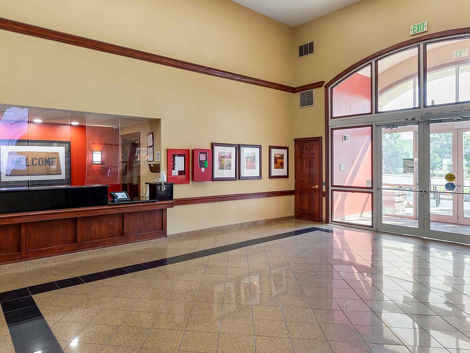 Lobby and Guest Check-in
