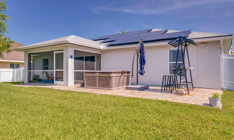 3322 NW 5th Ter