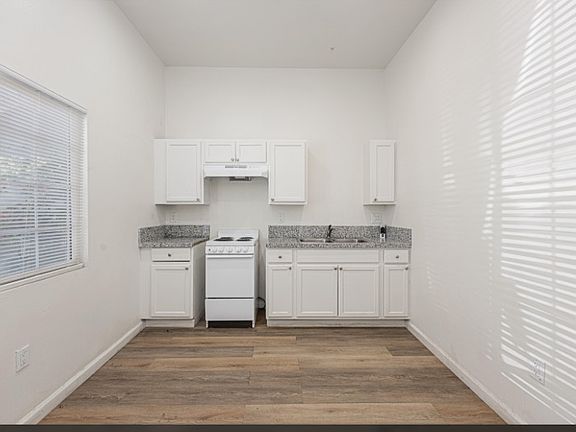 5th image of 282 E Orange Ave