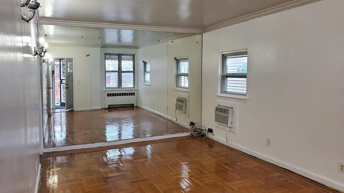 Living Room - 3312 Corsa Ave #2