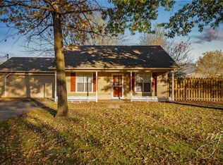 1605 SW D St, Bentonville, AR 72712