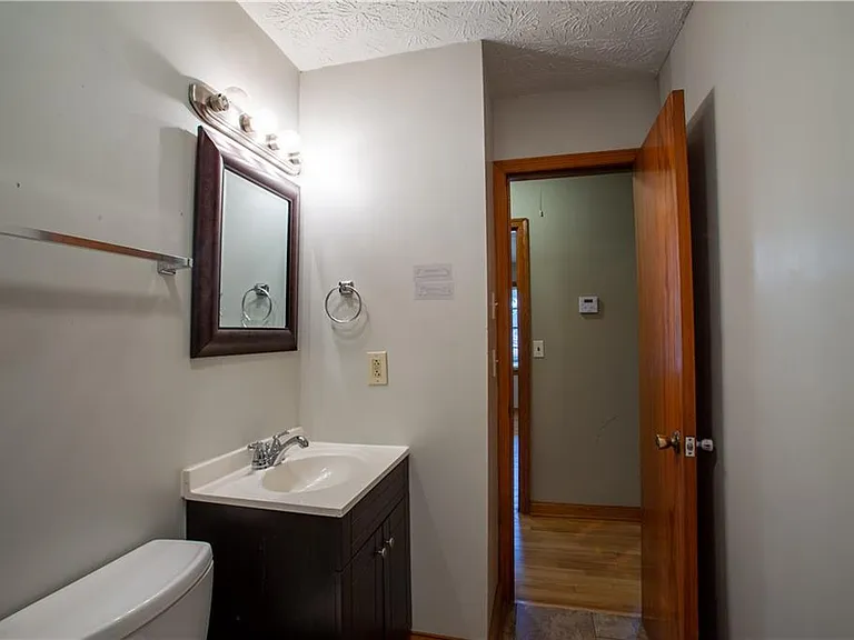 133 Nelson St #B — Photo 16