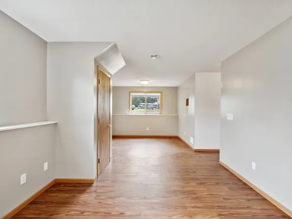 9002 Lexington Ave N, Circle Pines, MN 55014