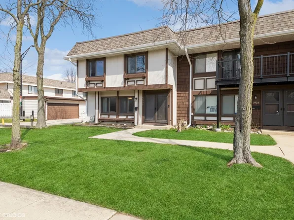 5532 Court Q, Hanover Park, IL 60133