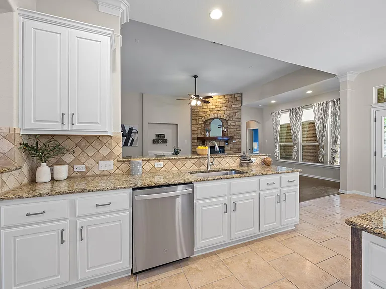 1303 Quiet Creek Dr — Photo 10
