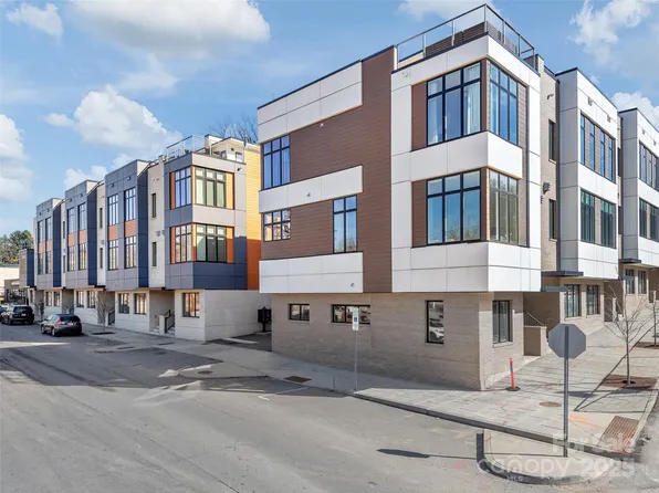 1 Bauhaus Ct #1, Asheville, NC 28801