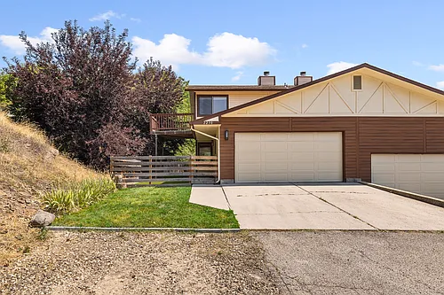 2230 E Roanoke Dr Photo 1