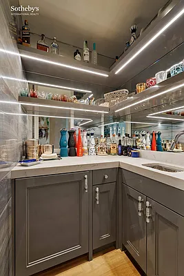 Sold by Sotheby's International Realty | media 39