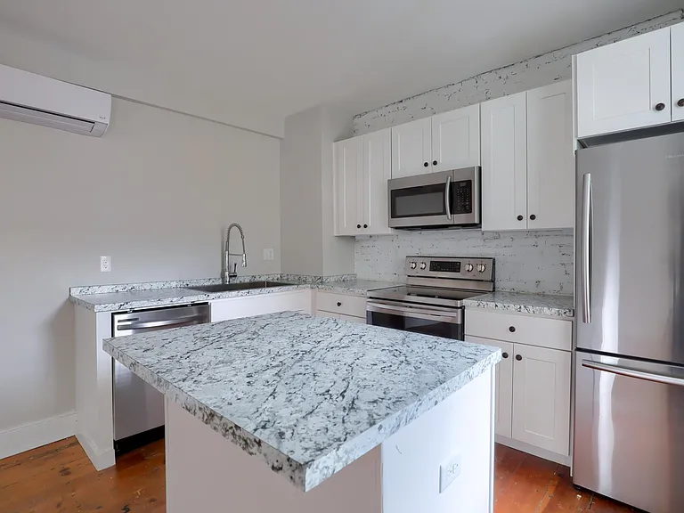 17 S Prince St #3 — Photo 4